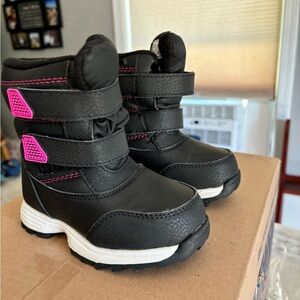 Wonder Nation kids 8 snow boots